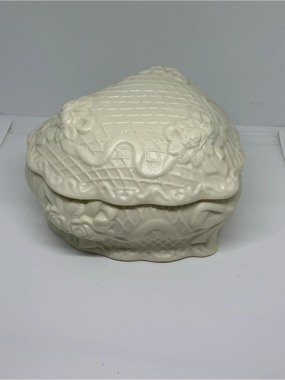 Ivory Ceramic Heart-Shaped Trinket Box Embossed Roses, Bow & Lattice Relief